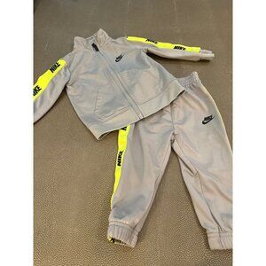 Nike Jogging Suit Set Grey With Neon Yellow 12M (76) EUC